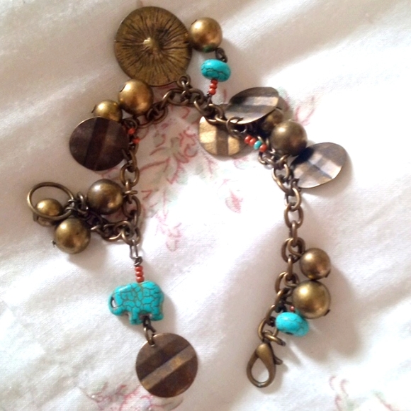 Gypsy Bracelet. Light weight vintage bracelet with turquoise elephants - Picture 1 of 2
